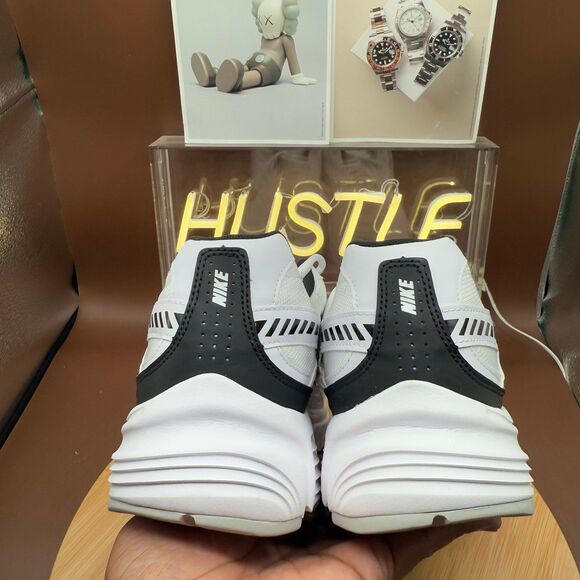 Nike Initiator White/ Black men’s Size 10.5 Brand New - Picture 9 of 11